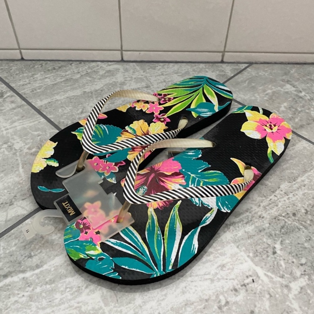 Tropical Maui Print Flip Flops